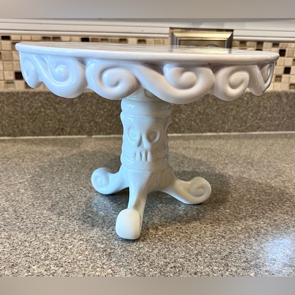 Spritz Kitchen Spritz Skull White Porcelain Cake Stand Nwt Poshmark